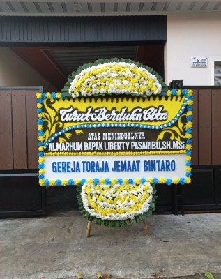 Papan Bunga Duka di Padaasih